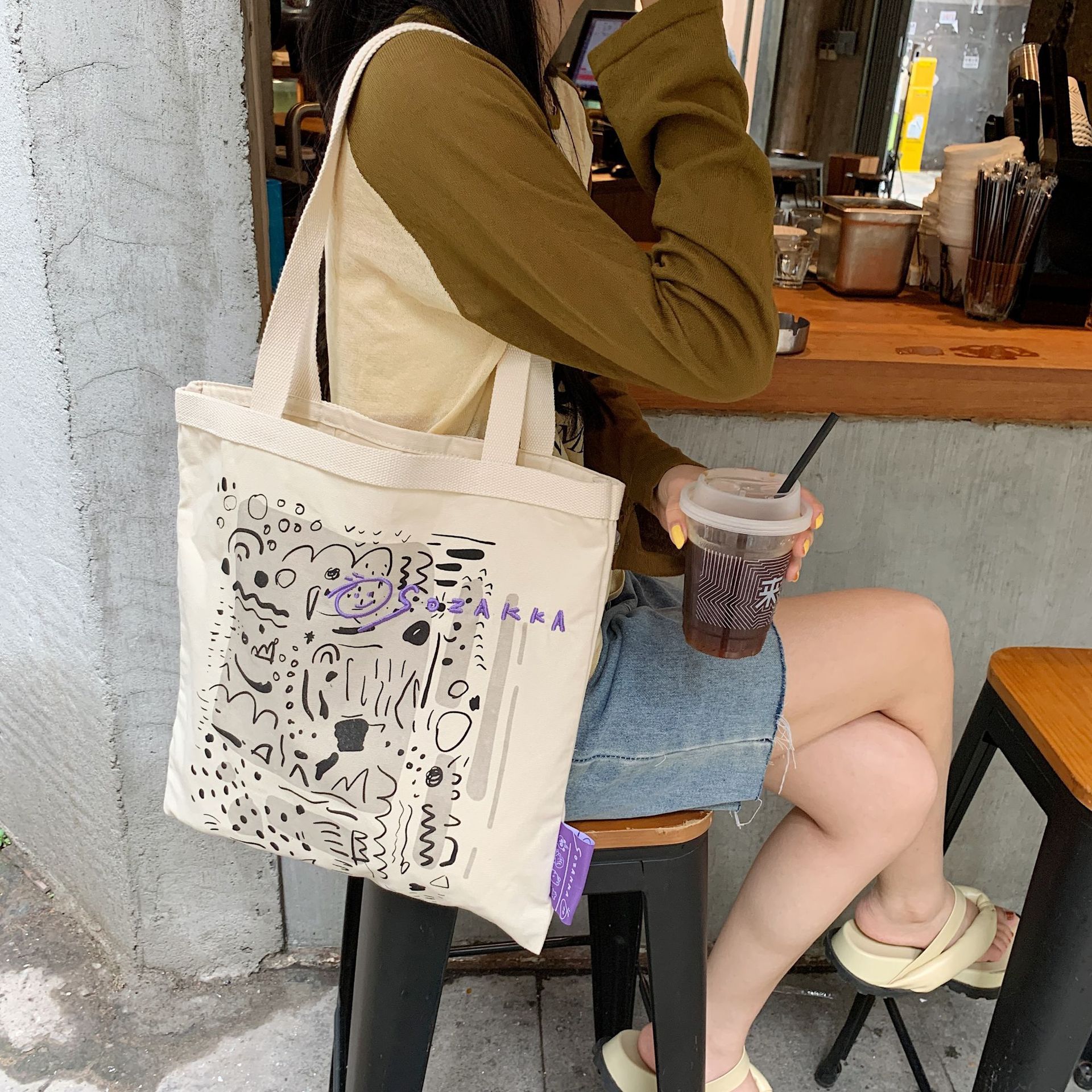 【 In Stock 】26102 letter graffiti printed canvas bag, large-capacity single-shoulder hand-carry shopping bag Tote from South Korea undefined