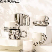 ���ȱ����մɱ��R�˱����Ӳ豭���ֵ�yɫС�������ˮ���L�p��