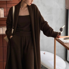 気品がだるくて、カジュアルなニットセットの女性2024秋冬の長いセーターのベストのワイドパンツの3つのセット