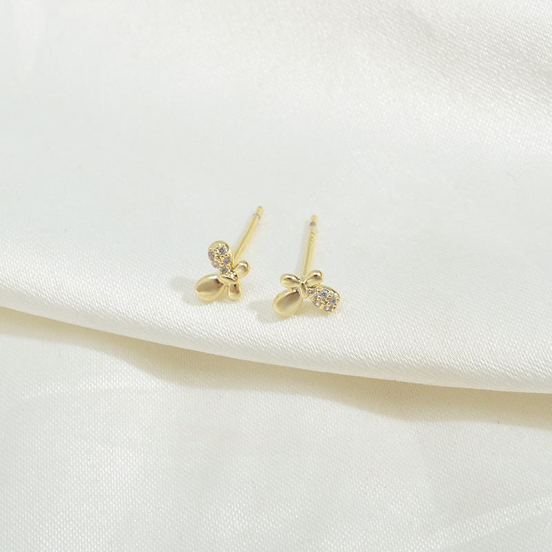 Fashion Butterfly Copper Inlay Artificial Pearls Zircon Ear Studs 1 Pair display picture 4