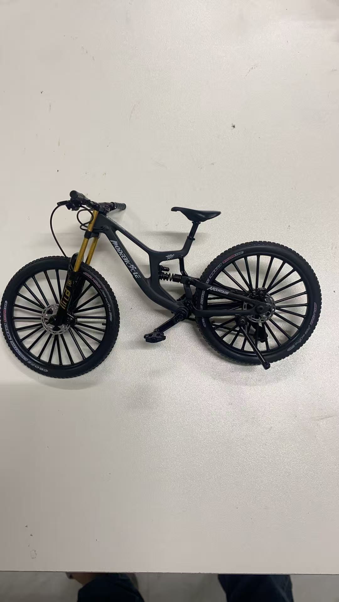 Colección de modelos de automóviles transfronterizos de simulación de aleación de bicicleta de amortiguación delantera y trasera modelo de bicicleta de montaña modelo de vehículo de carretera
