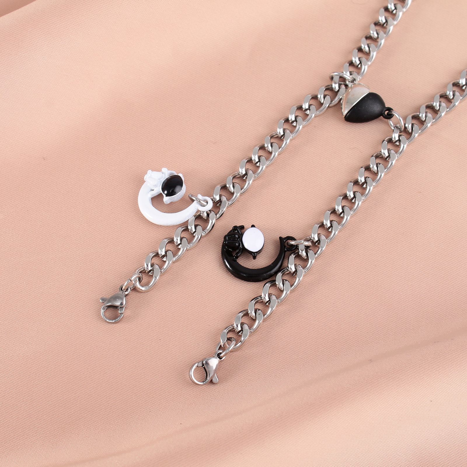 New stainless steel heart-shaped magnet astronaut spaceman couple bracelet