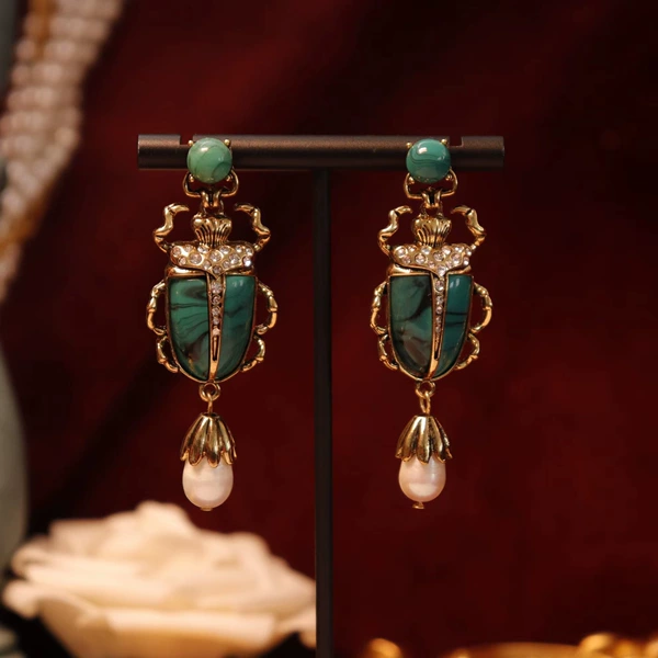 Green ear clips