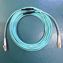 万兆多模野战光缆OM3防鼠铠装光纤跳线LC-LC/SC/FC/ST网吧螺旋铠