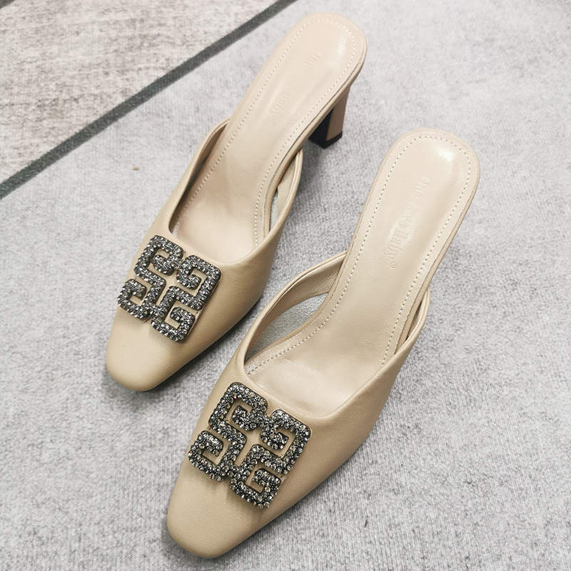 Women's slippers