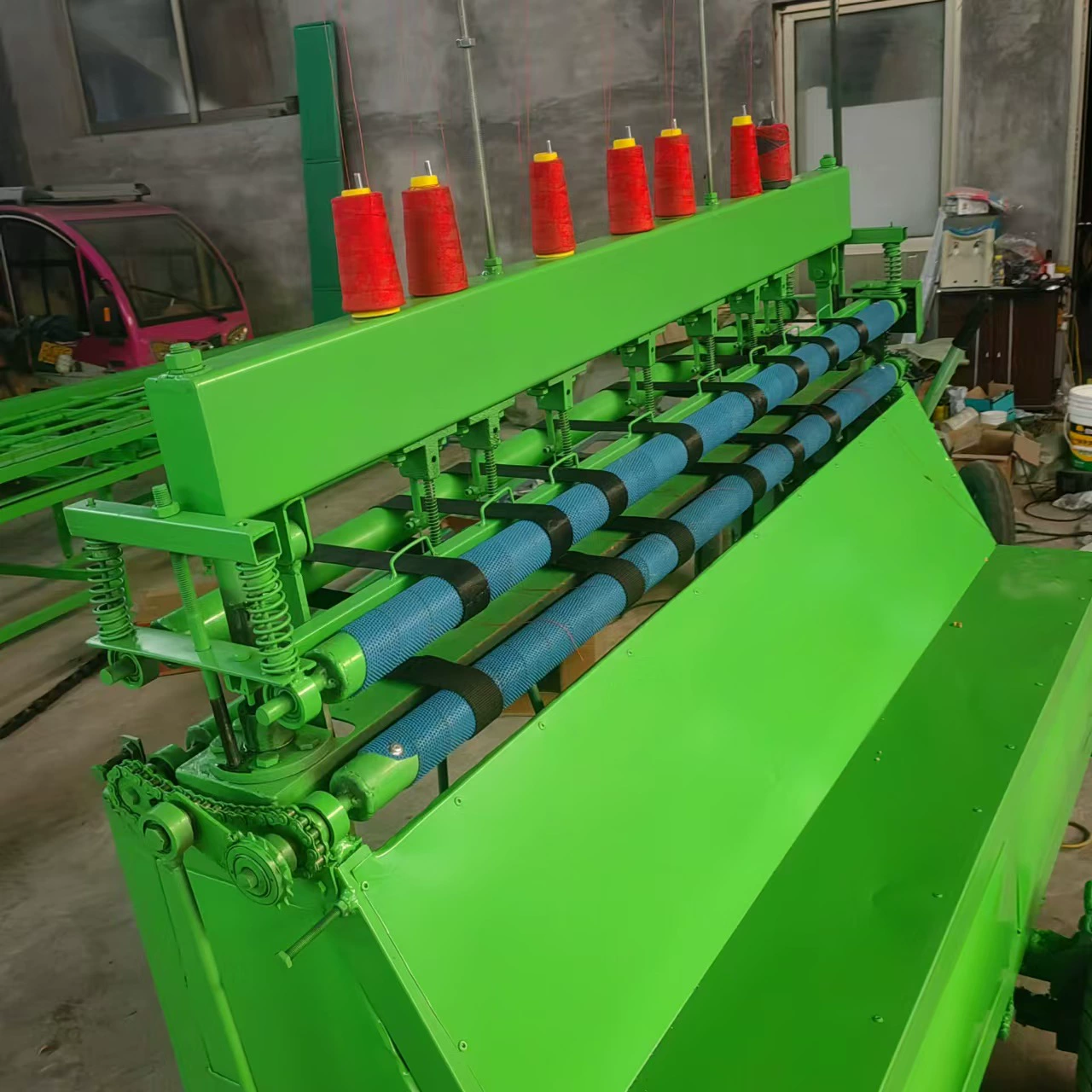 Электрическая большая роторная машина для стеганых одеял Shandong, многонаправленная машина для стеганых одеял с регулируемой длиной стежка, машина для стеганых одеял без нити, машина для шитья одеял для теплиц