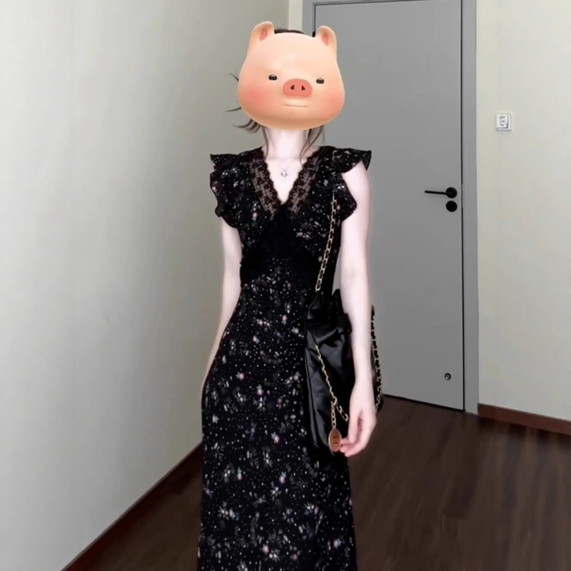 法式赫本风高级感超好看V领碎花连衣裙漂亮独特收腰茶歇裙2025夏|undefined