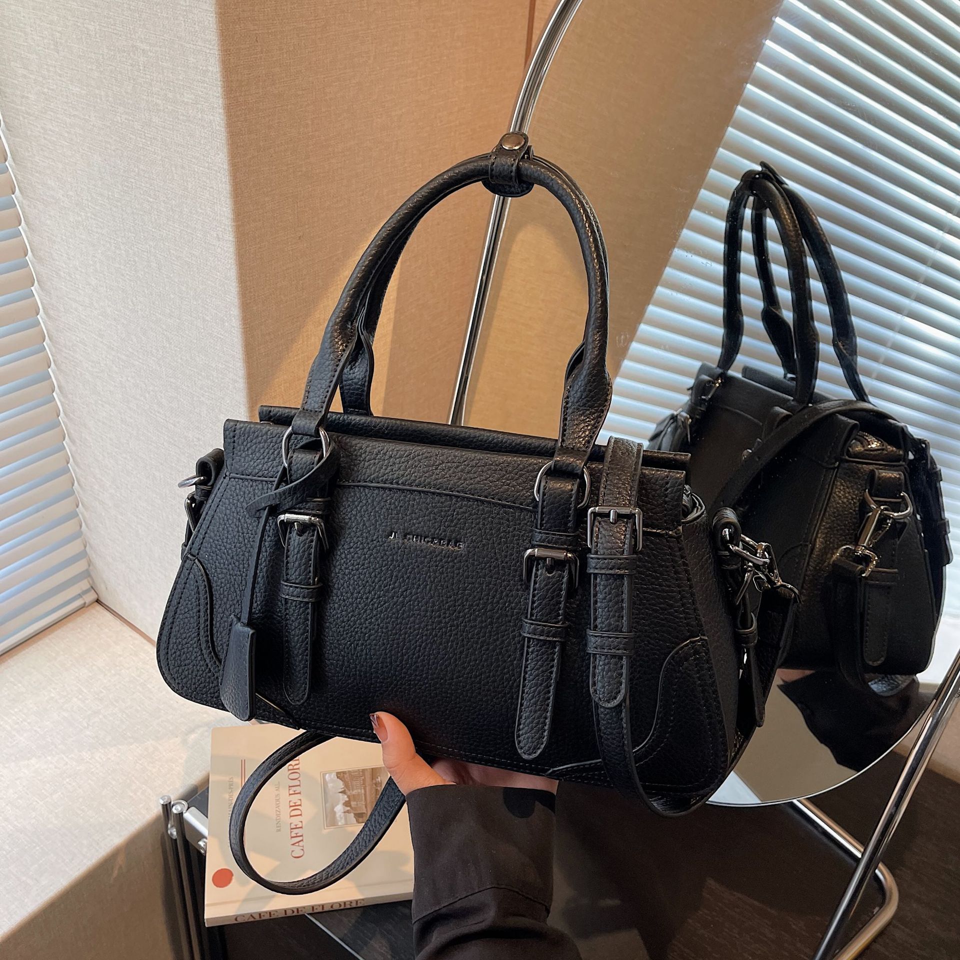 Bolsa de mano estampada litchi europea y americana 2026 verano nuevo estilo ligero de lujo nicho sensación diaria de hombro mochila image 3