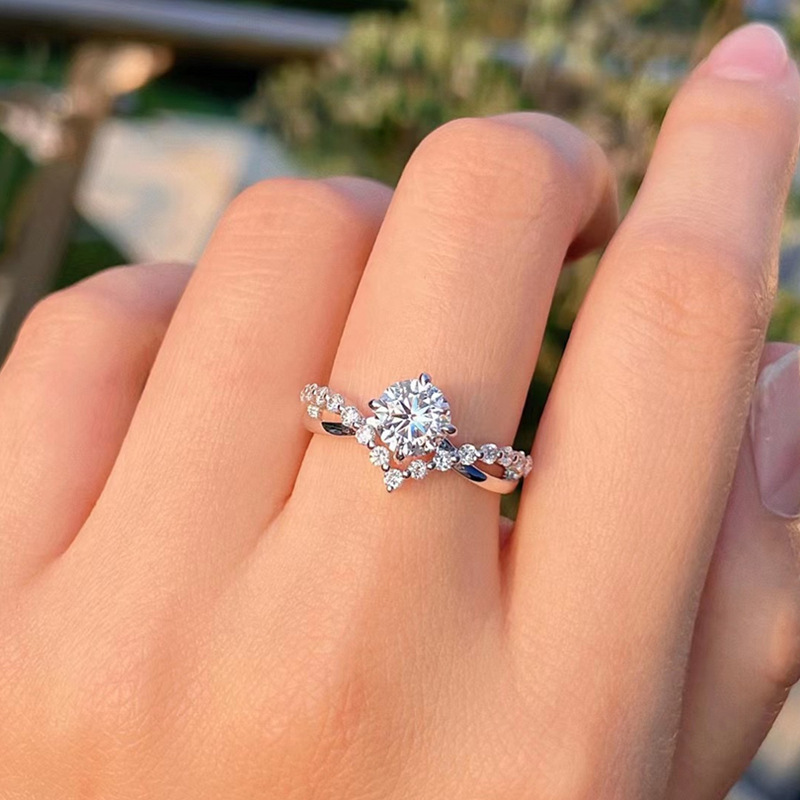 Engagement Ring Princess Style With Crown Design In Silver_voghion.com