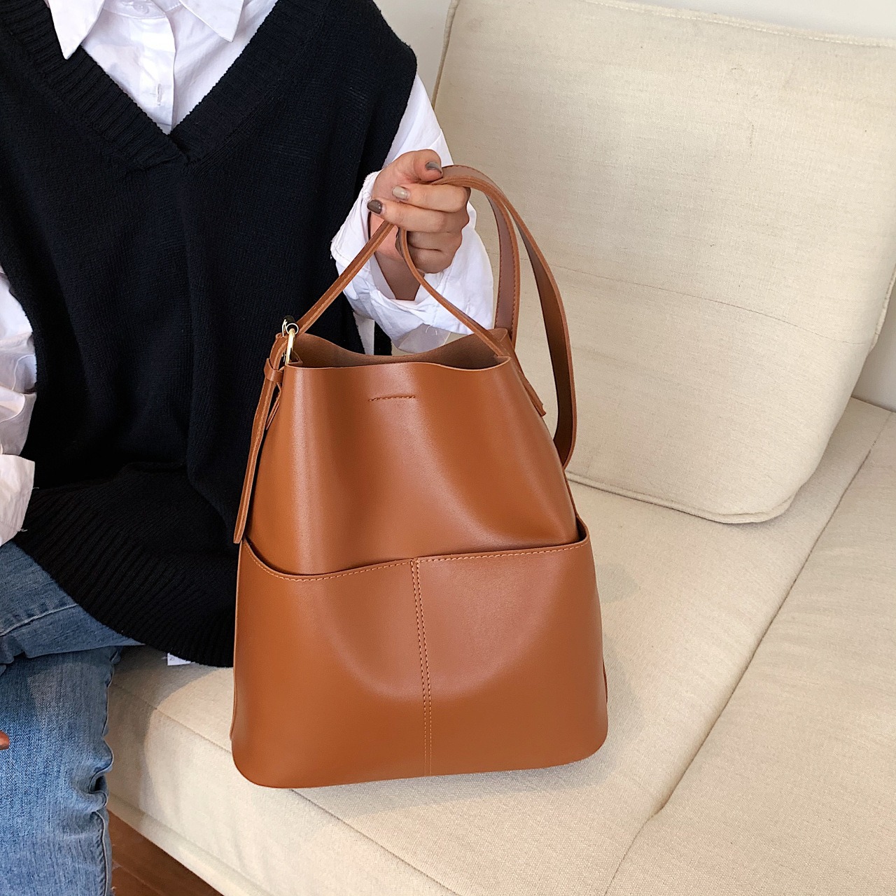 Elegant Women's Shoulder Bag High Capacity Versatile Bucket Bag_voghion.com