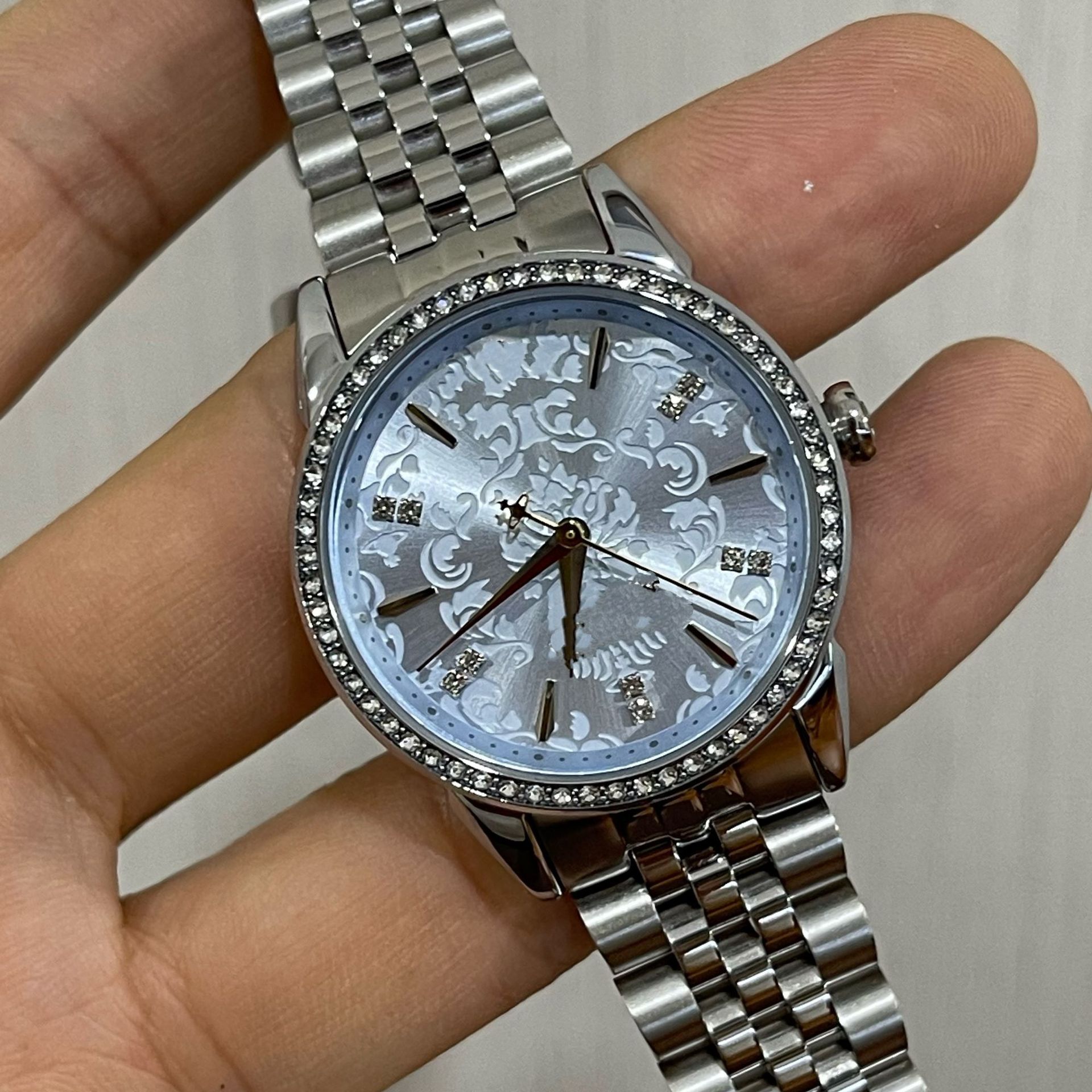 New West Pacific Carved Diamond Watch Popular Saturn Ice Blue Women's Watch Dragon Fruit Mint Green Women's Watch Dropshipping