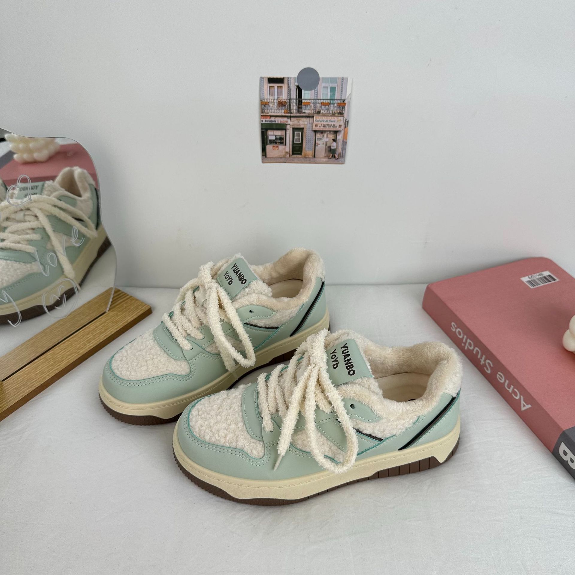 Yuanbo invierno con suela gruesa y zapatos de lana de mujer zapatos de algodón de nicho de ocio 2024 zapatos de lona cálidos