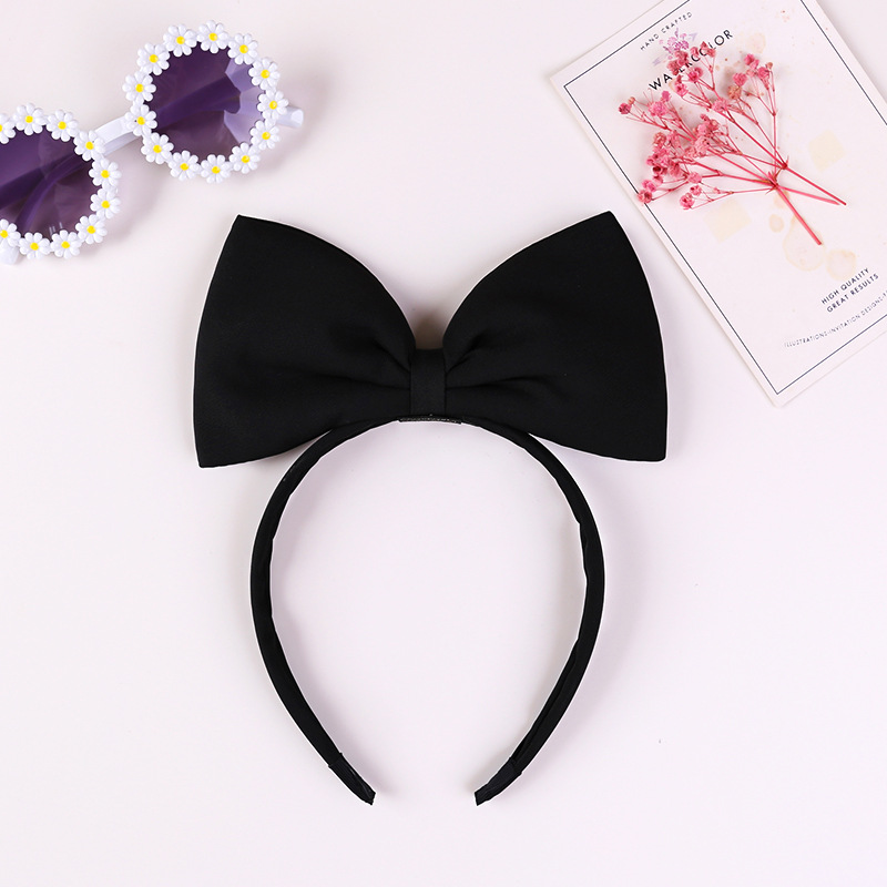 Adams Family Accessory 4