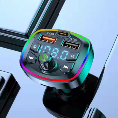 クロスボーダー Q7 車の充電器 Bluetooth mp3 再生 EQ 雰囲気ライト デュアル u 携帯電話充電 PD インターフェイス