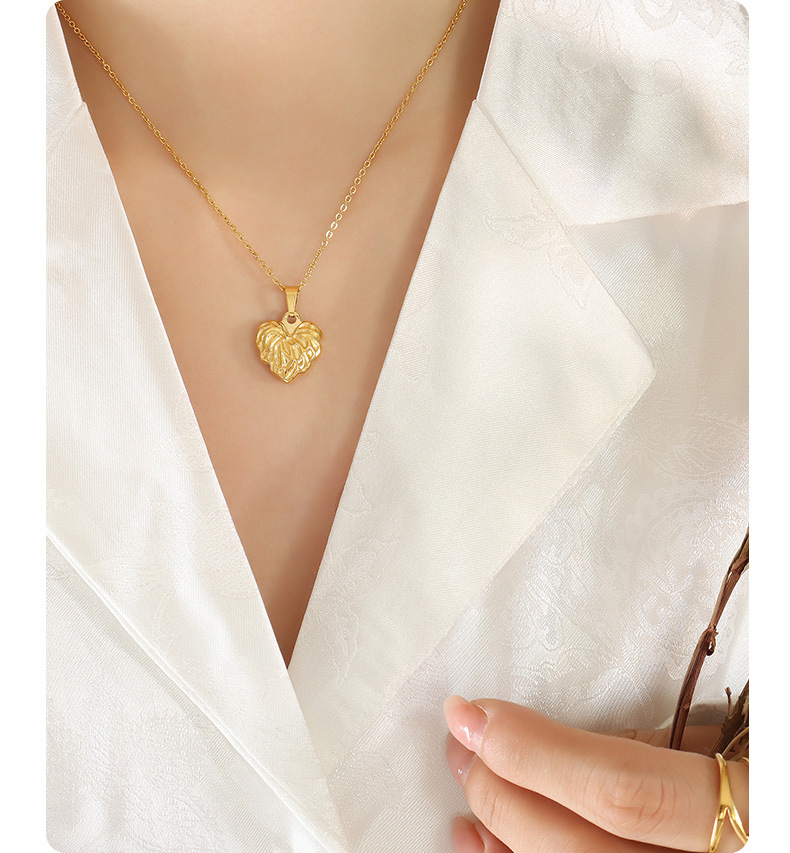 Fashion Heart Shape Titanium Steel Plating Pendant Necklace