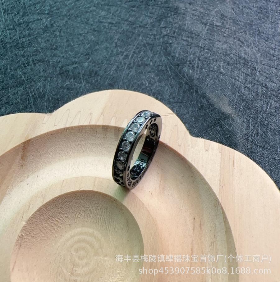 Full diamond ring (black and white diamonds)