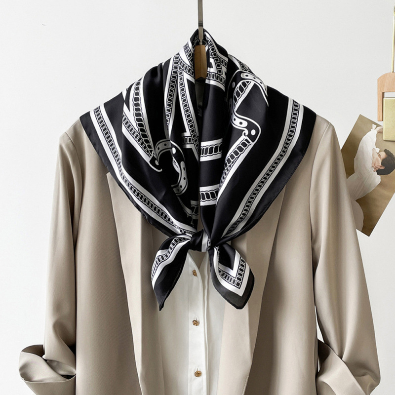 Verano bufandas de seda de cuello bufandas de seda 70 seda de imitación mujer flores de anacaju rojo retrógrado bufandas al por mayor