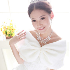 Newlywed Wedding Dress Hooded Scarf Short Plush Hooded Beaded Scarf Spring Autumn Winter Style White Warm Cardigan