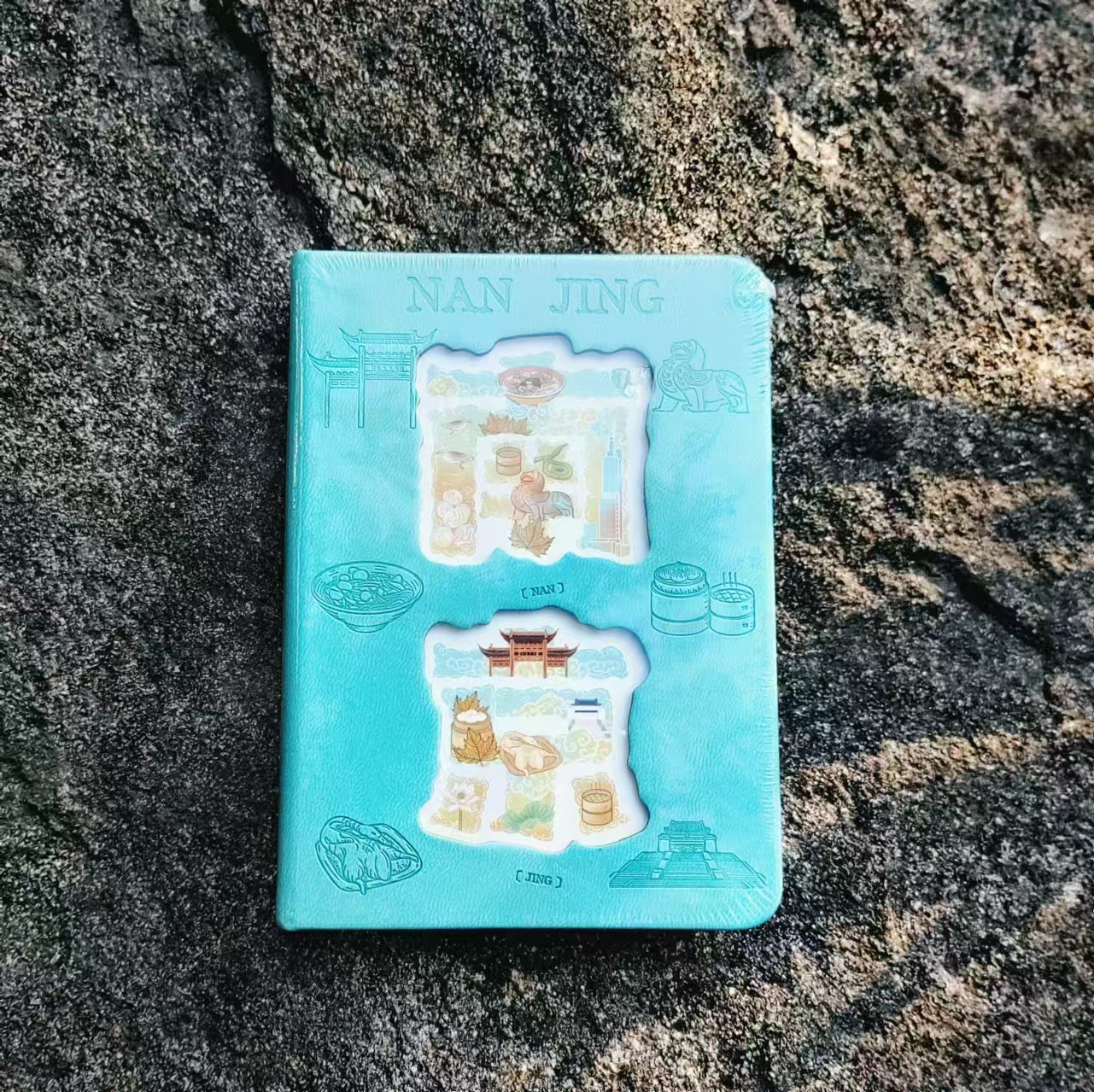 난징 그린 할로우 노트와 짝을 이루었습니다.