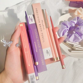 指甲油;眉笔/眉粉;眼线