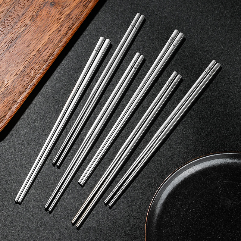 순수 티타늄 젓가락 휴대용 야외 호텔 가정용 고급 티타늄 젓가락 내구성있는 미끄럼 방지 안전하고 위생적인 순수 티타늄 식기