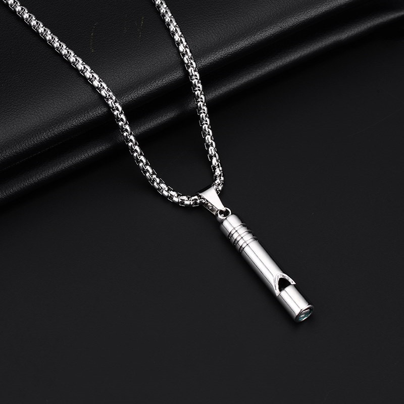 钛钢不掉色口哨吊坠项链男潮小众设计感嘻哈可吹响哨子长款卫衣链