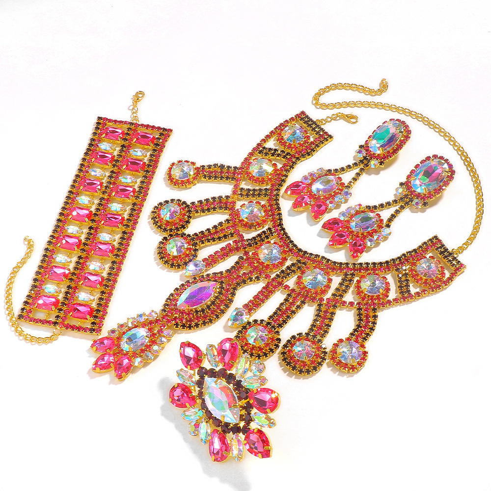 Europeo y americano sexy rhinestone collar de cuatro piezas Conjunto personalizado exagerado banquete brillante joyería traje conjunto de joyas