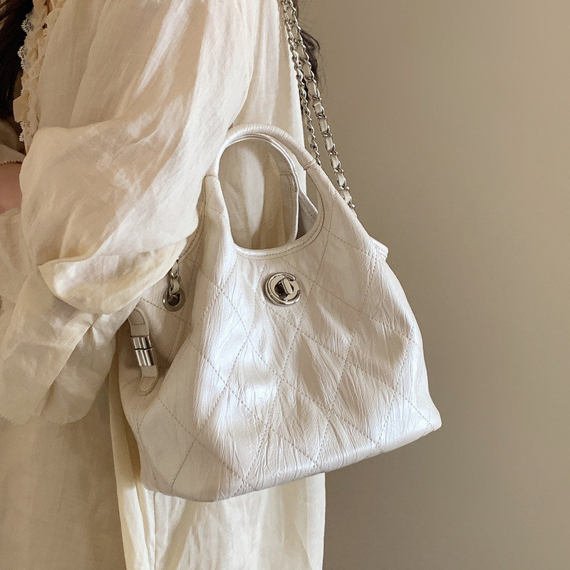 Women's Bag New Niche Design Small Chanel-Style Embroidered Quilted Basket Bag for Women, Stylish and Versatile Handbag and Crossbody Bag