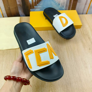 FD���w��ĸ�����������Ь�r���⴩һ���������W�ޖ|�ρ����Q�羳