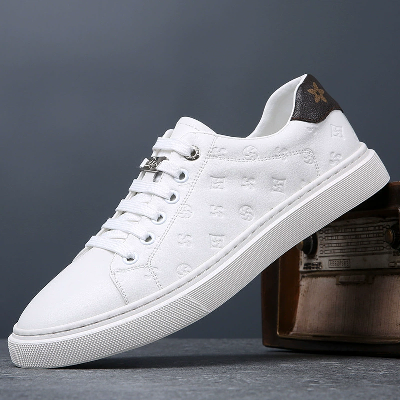 Новые модные мужские повседневные кроссовки в корейском стиле, летние дышащие спортивные белые кеды.