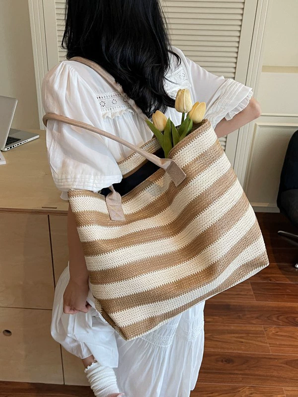 Woven capacious straw shoulder bag for leisure one shoulder