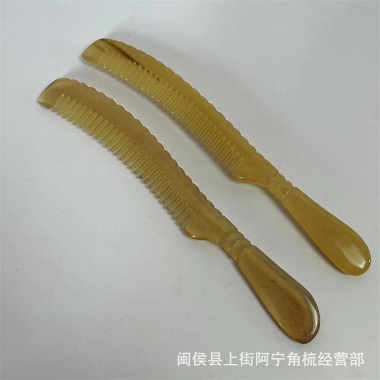 Thickened Goat Horn Comb 18cm Meridian Massage Comb with Handle for Hair Care and Scalp Grooming overview