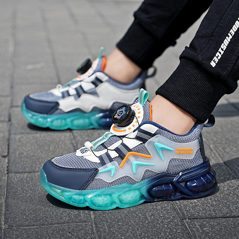 Zapatos DE LOS NIÑOS otoño y el invierno nueva malla giratoria hebilla de cuero los niños zapatillas medio y grandes los zapatos de viaje las niñas ocasionales