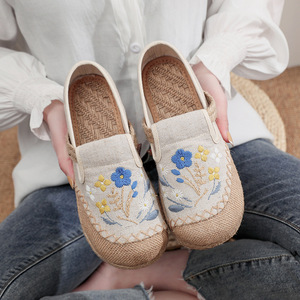 Folk dance Shoes embroidered shoes with low flat shoes for embroidery light mouth single shoes literary ethical wind flax casual shoes