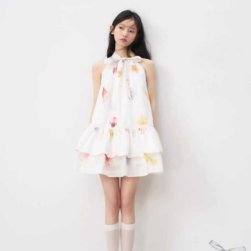 【Xu Luyang's style】RECIT Floral Bow Halter Neck Dress for Women with Ruffled Hem, Puffy Sleeveless Short Dress