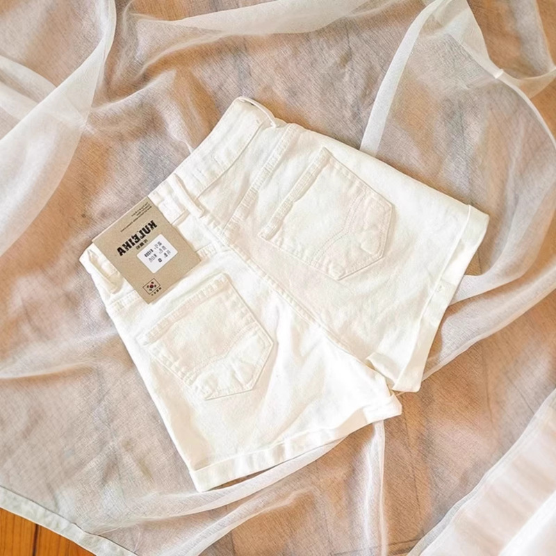 White Denim Shorts for Women, High-Waisted, Summer 2026 New Style, Loose A-Line, Slimming, Trendy, Petite Hot Pants