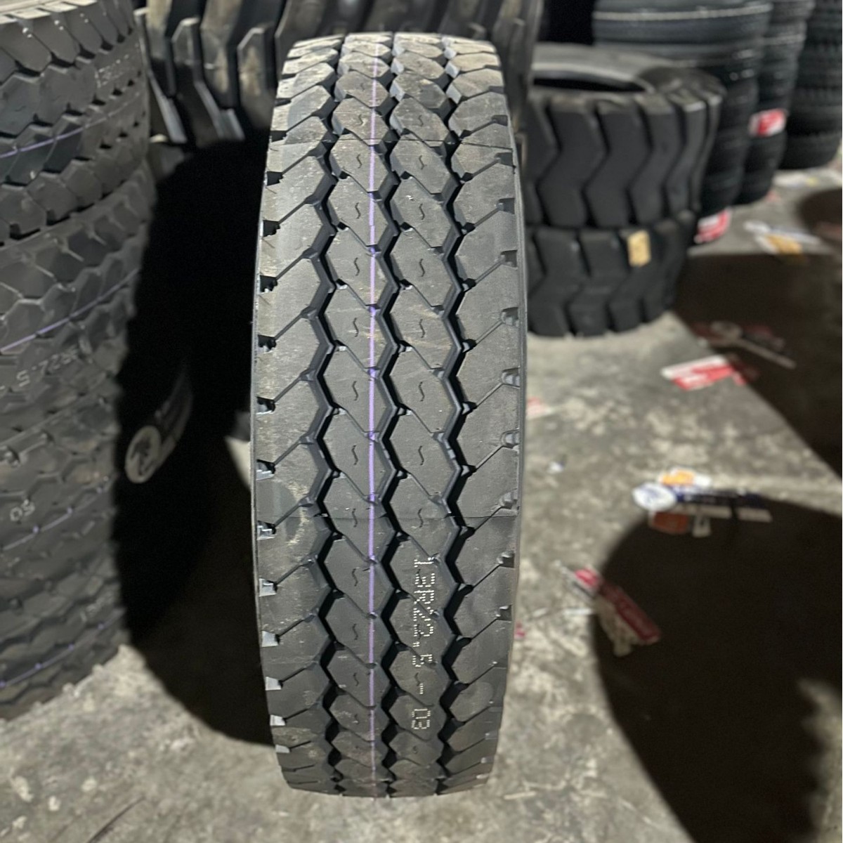 真空轮胎12R22.5冷链运输车半挂大卡车轮胎 全钢丝货车轮胎