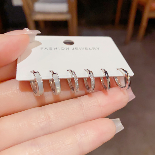 Cute small design fashionable earrings with zircon
