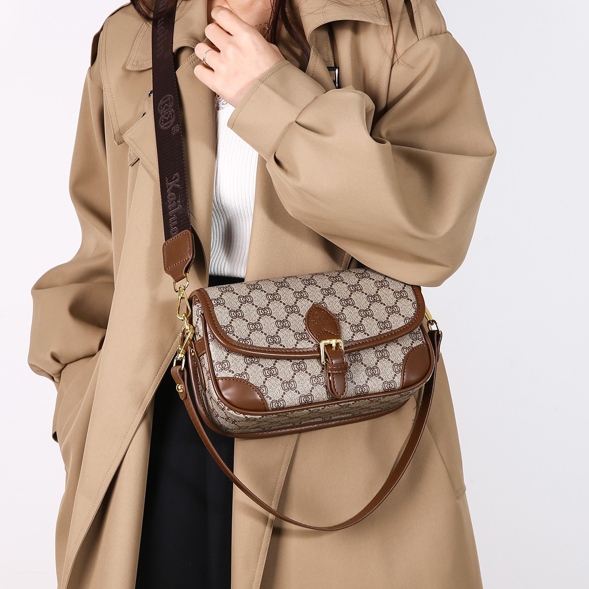 Nuevos productos lujosos bolsas de enfermería europeas y estadounidenses, bolsas de hombro de estilo coreano de color universal.