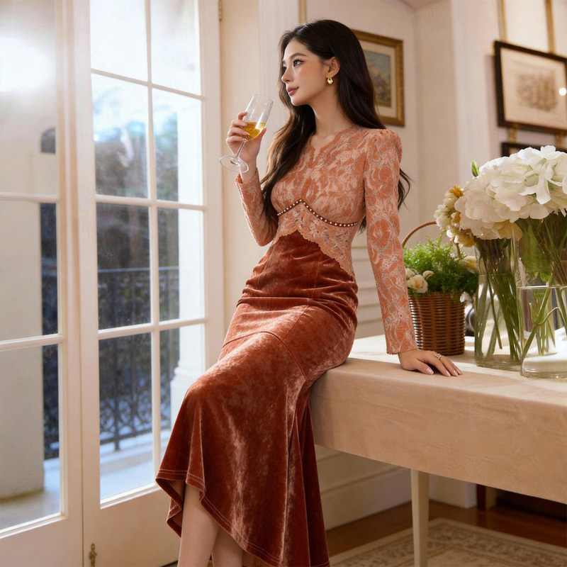2026 Spring New Women's French V Neck Lace Splicing Slim Fit Hip-Hugging Velvet Long-Sleeved Dress 45386