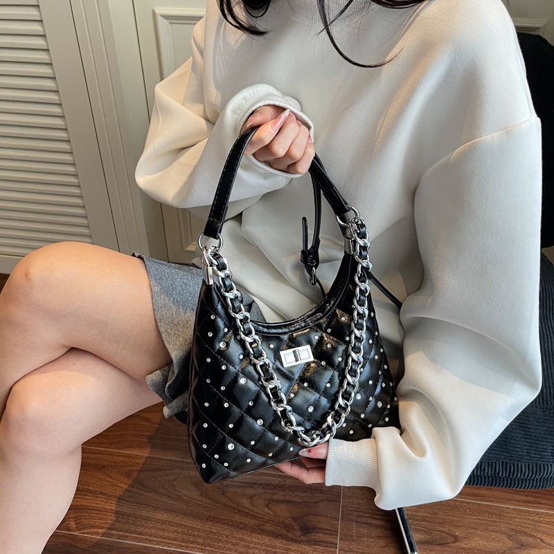 Versión coreana del pequeño bolso de cadena de viento fragante 2025 verano nuevo bolso femenino moda bolso de hombro con diamantes bolso bandolera bordado con diamantes