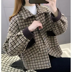 秋冬の新型の小香風のファッション的な雰囲気の格子の復古的な襟の毛のコートの婦人服の短いタイプのゆったりした上着