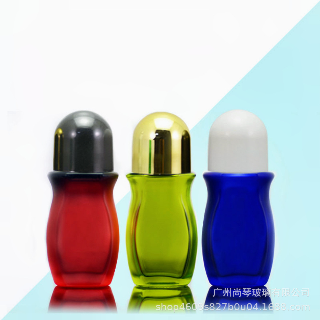 Fabricante en stock 30 botella de bola de rodillo de vidrio 50ml botella de cuentas de masaje botella de aceite esencial cosméticos de viaje portátil sub-botella