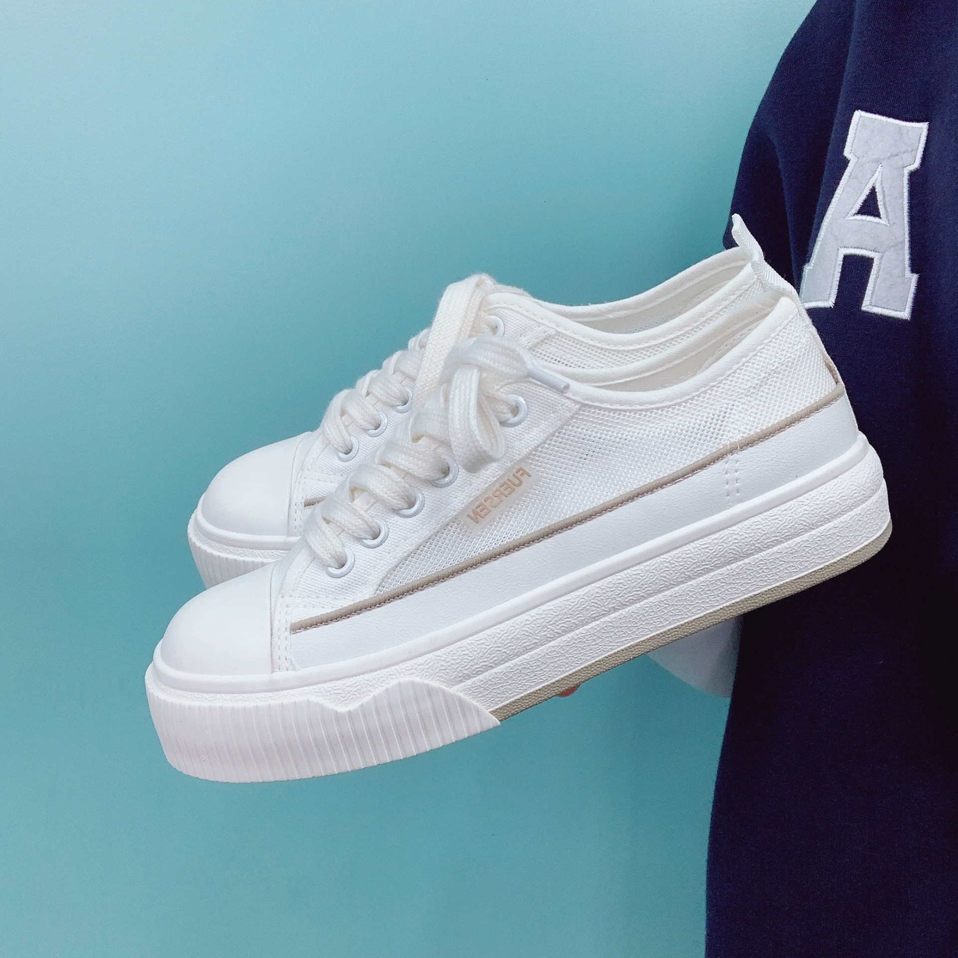 Весной и летом 2022 года новые производители белой Сетчатой обуви Joker для студенческого досуга от имени Uber Zhengli H905