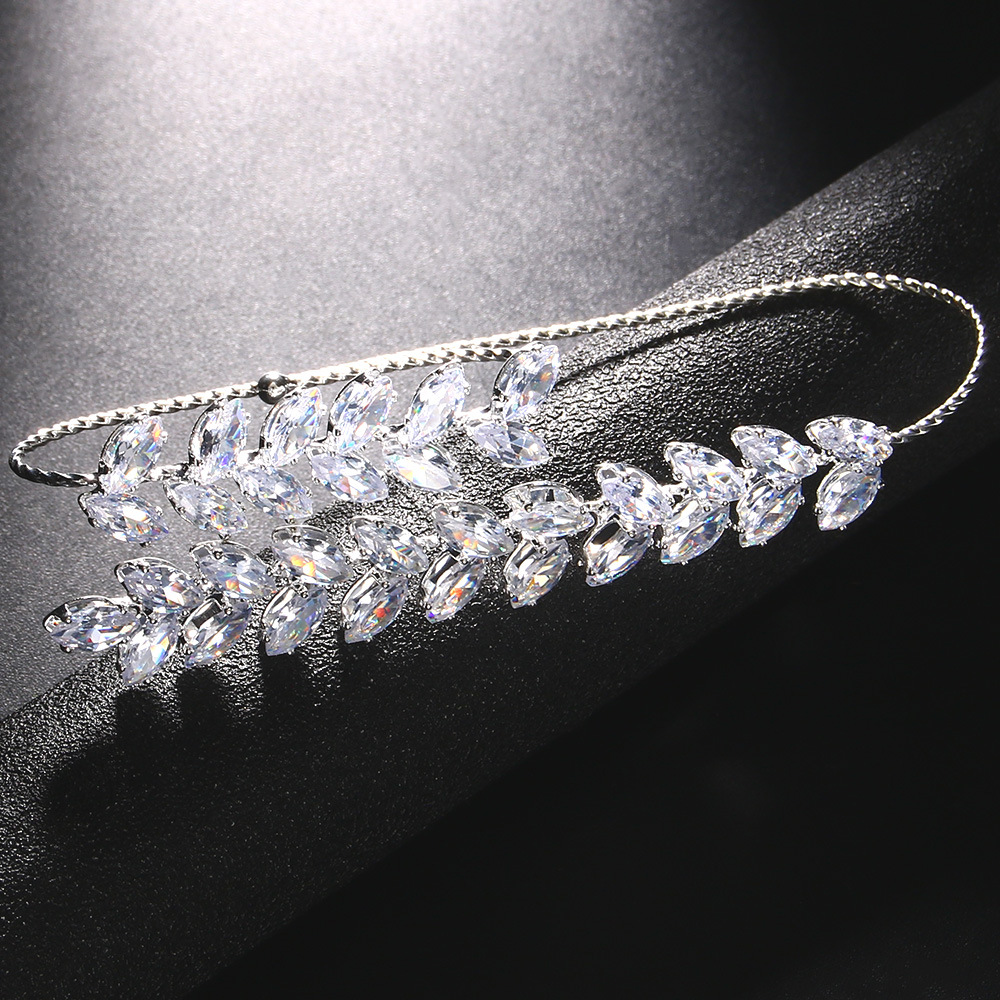 2023 nuevo circón pulsera europea y americana Luz de lujo de alto grado abierto pulsera nupcial todo-juego joyería Bracele