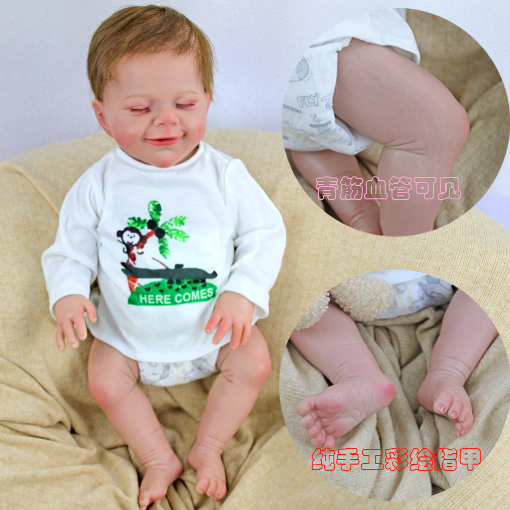 Ropa de mono pequeño