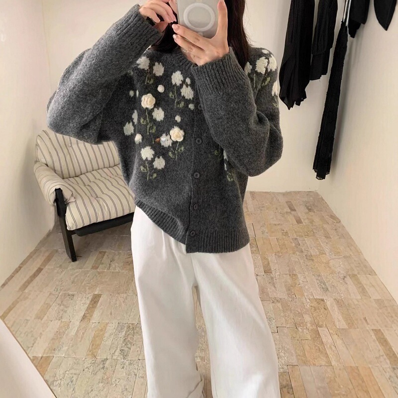 Three-dimensional floral soft sweater cardigan for women, new autumn and winter casual style, loose and elegant, round-neck knitted top