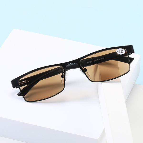 Fashionable glasses for elderly