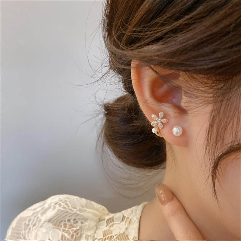 1g Weight Pearl Inlay Material Korean Style Star Metal Pearl Stud Earrings