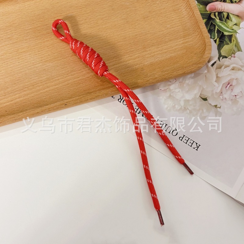 編みカバンのストラップの螺旋の結び紐のiuは鍵のボタンのネットの赤い色の結びの縄の装飾の部品を結びます。